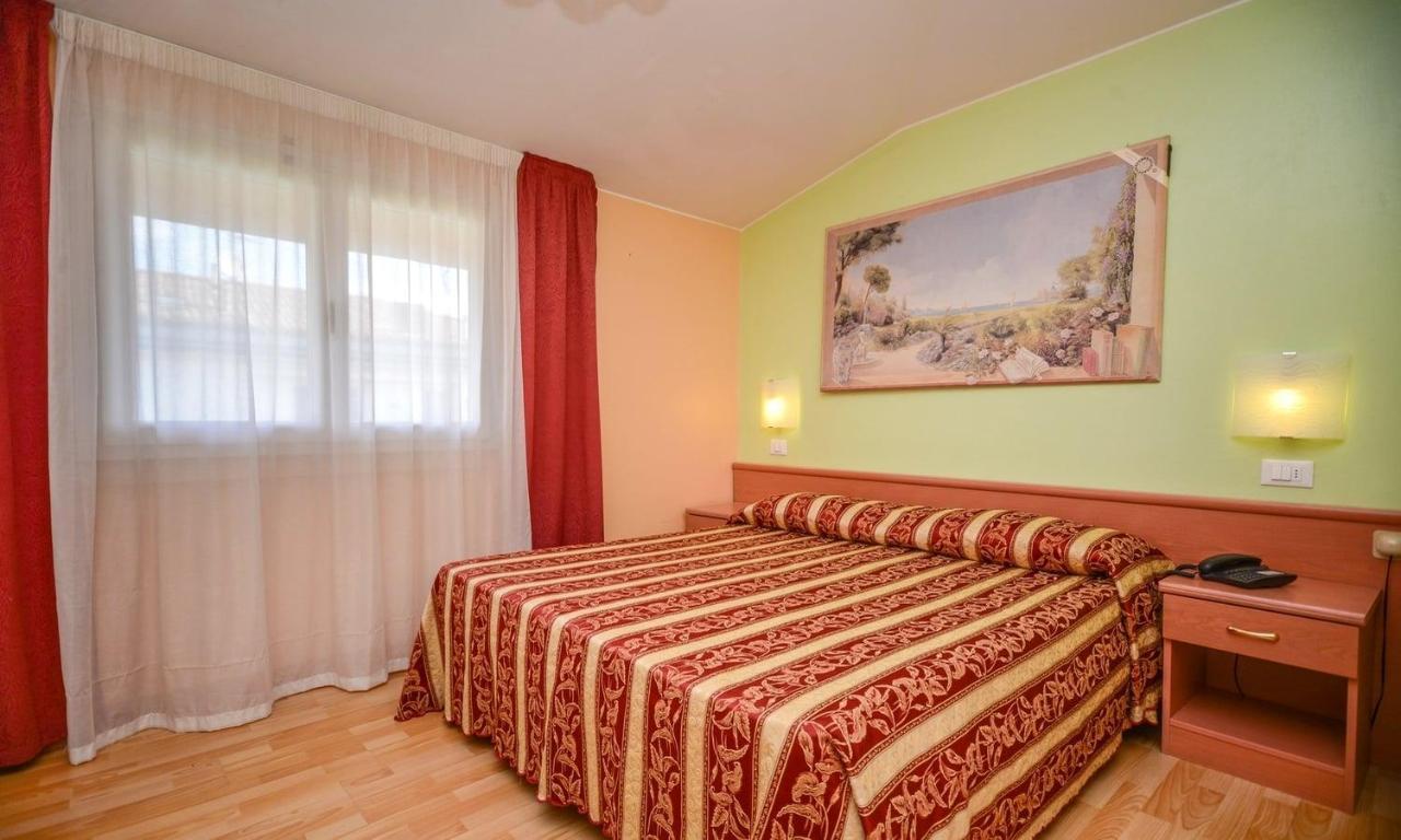 Hotel Benaco Sirmione Exterior photo