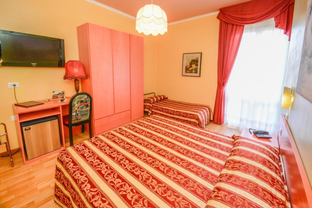 Hotel Benaco Sirmione Exterior photo